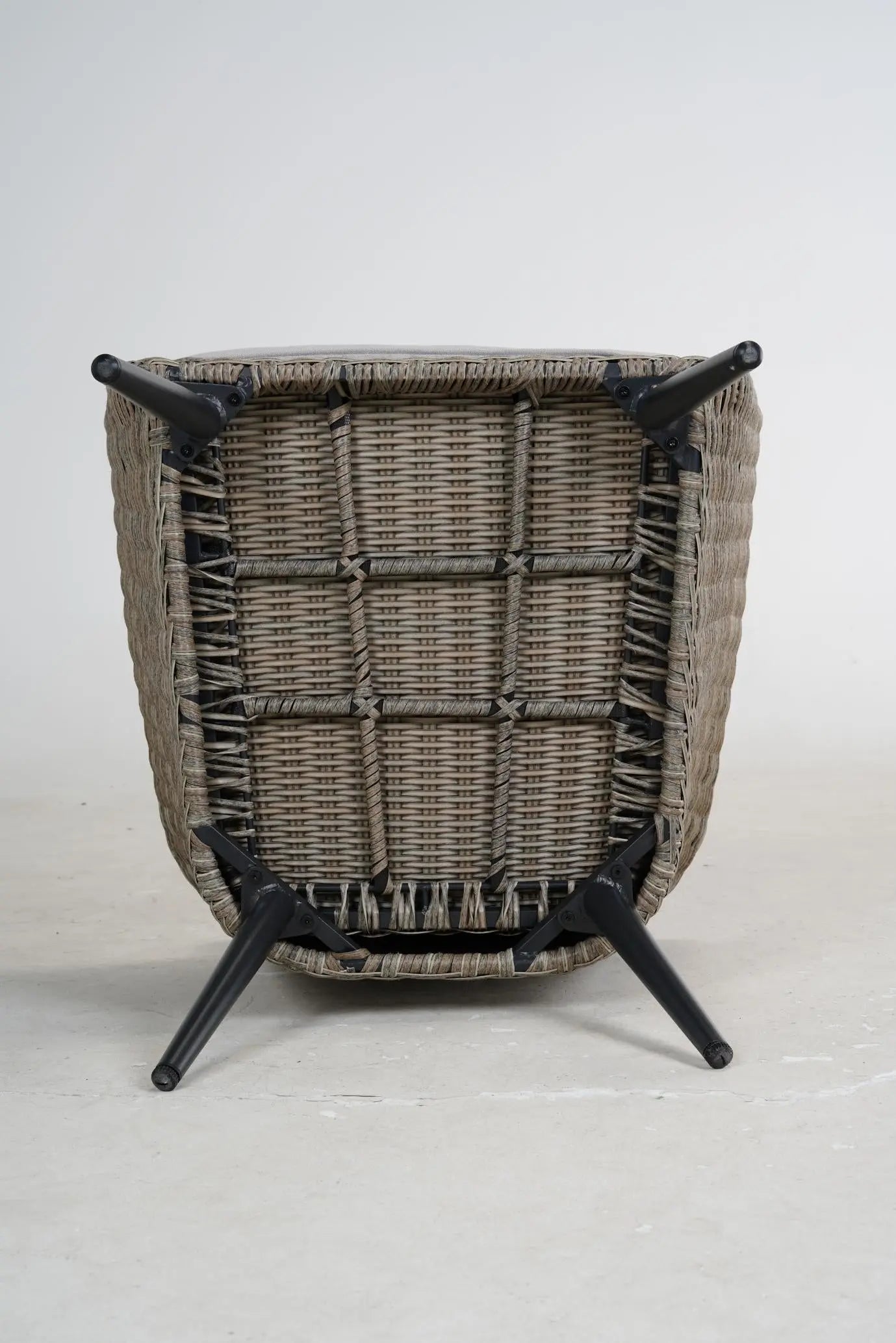 All-aluminum Rattan Table and Chair Set - Image #16